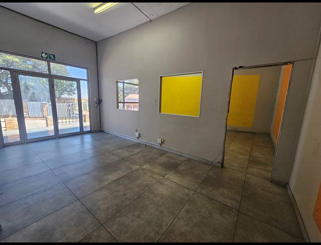 8,120M² WAREHOUSE FOR SALE IN MEADOWDALE